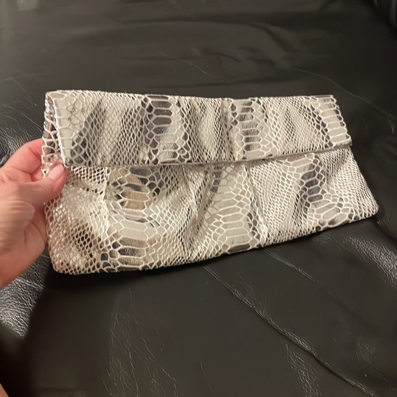 NWT Silver clutch bag soft Vegan shiny snake skin look snap closure 13”x6” NEW - Picture 2 of 7
